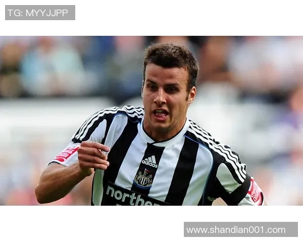 全球十大足球球星签名卡价值排名解析收藏投资潜力大揭秘