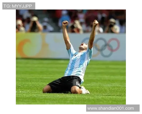 足球场上趣事不断 球星笑场瞬间让人忍俊不禁 足球场上趣事不断 球星笑场瞬间让人忍俊不禁