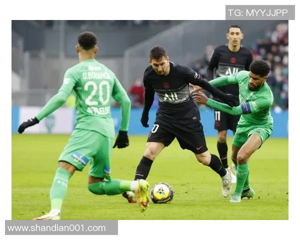 2号球星引领足坛风潮 新赛季表现惊艳球迷的背后故事 2号球星引领足坛风潮 新赛季表现惊艳球迷的背后故事