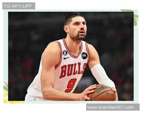 东欧足球传奇球星的辉煌历程与影响力解析 东欧足球传奇球星的辉煌历程与影响力解析