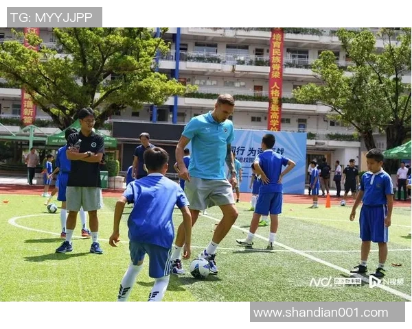 以饭卡套球星足球为主题探索校园青春与激情的独特碰撞魅力