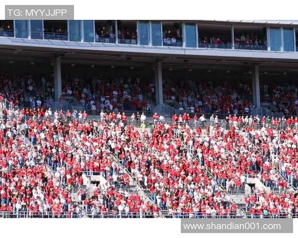 球星化妆成老头重返足球赛场引发观众热议青春与岁月同场竞技 球星化妆成老头重返足球赛场引发观众热议青春与岁月同场竞技